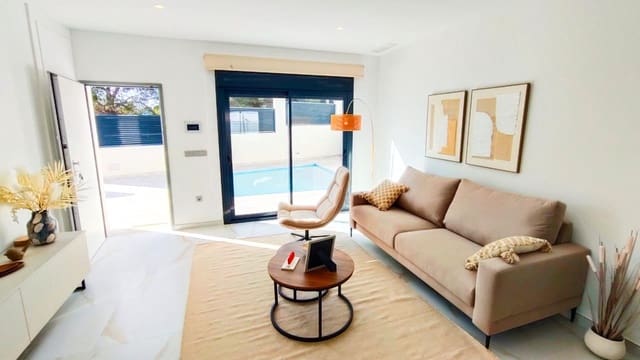 Chalet de 3 habitaciones en Pinar de Campoverde, Pilar de la Horadada en venta con piscina garaje - 422.500 € (Ref: 9748211)