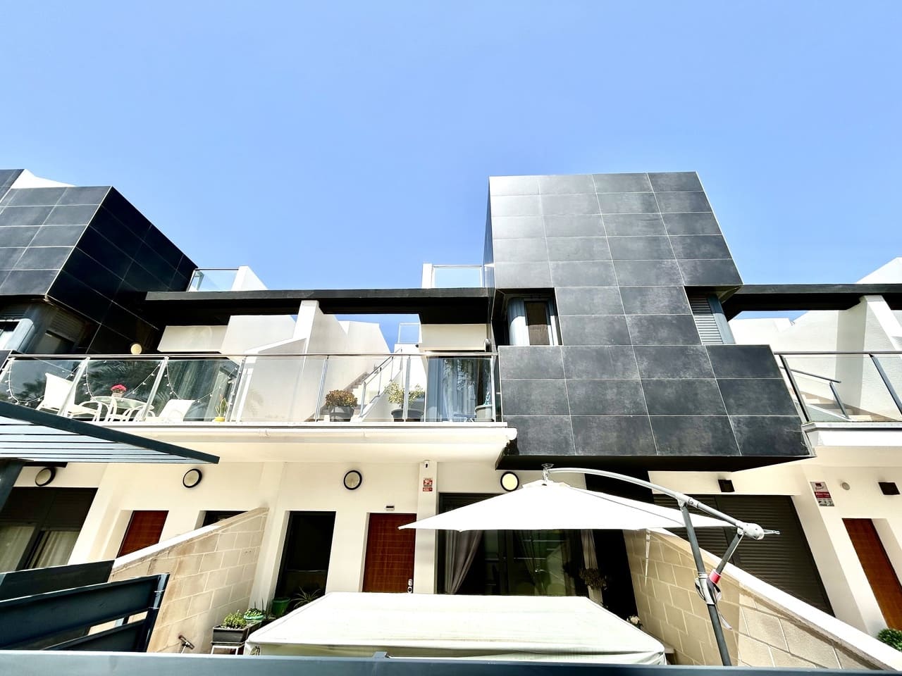 3 sypialnia Dom na sprzedaż w Los Dolses z basenem garażem - 375 000 € (Ref: 9757928)