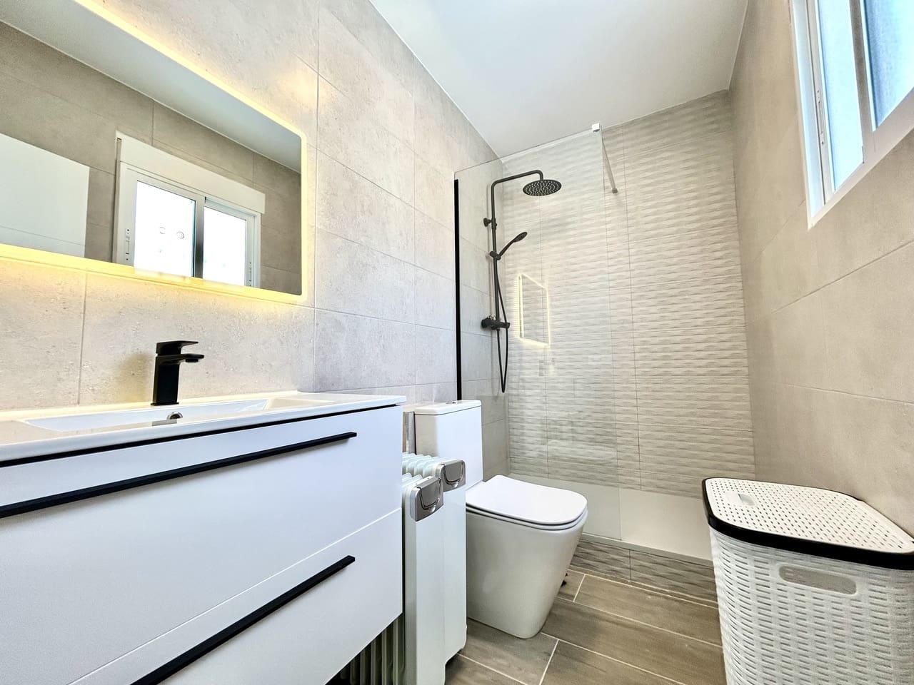 5 Zimmer Villa zu verkaufen in Villamartin mit Pool Garage - 459.000 € (Ref: 9770875)