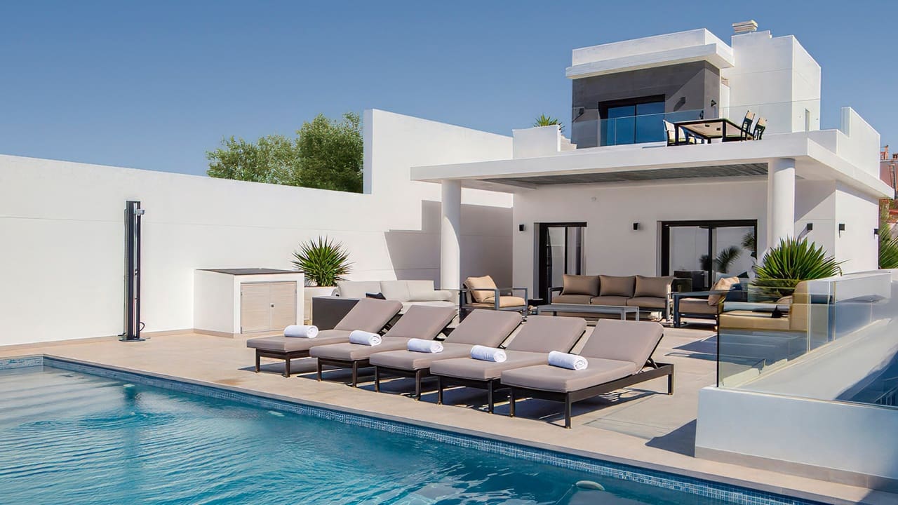 Chalet de 4 habitaciones en Ciudad Quesada en venta con piscina garaje - 798.500 € (Ref: 9781327)