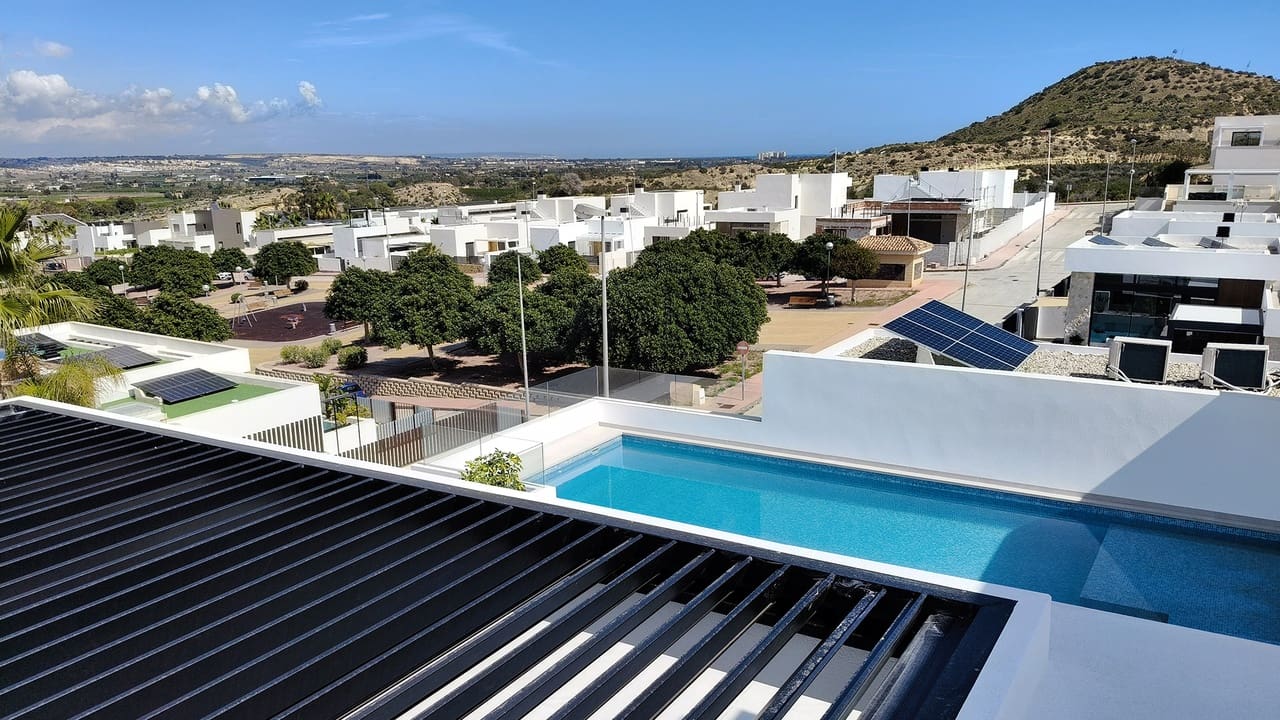 4 soverom Villa til salgs i Ciudad Quesada med svømmebasseng garasje - € 798 500 (Ref: 9781328)