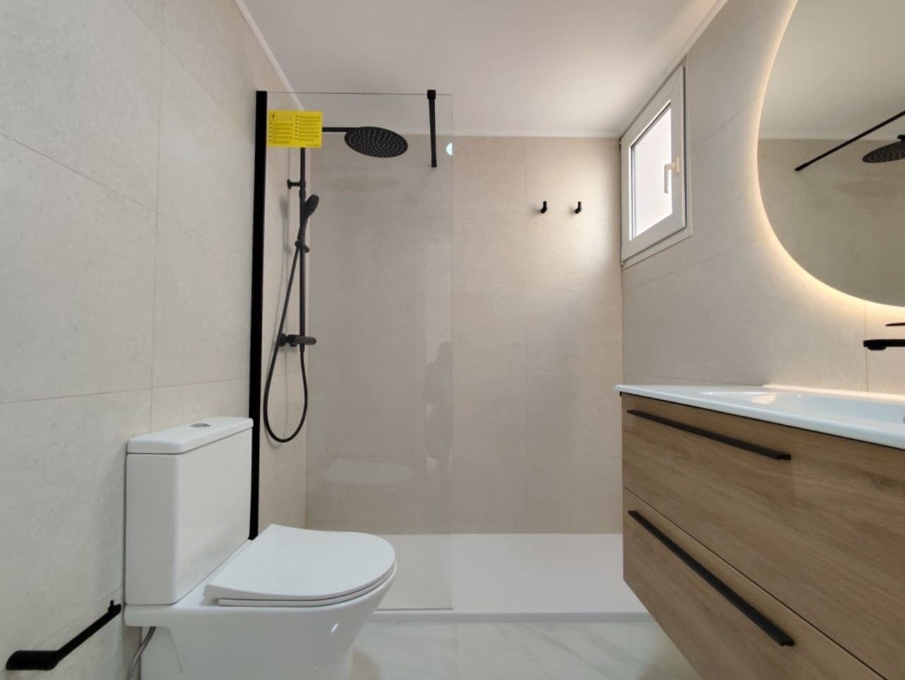 3 bedroom Apartment for sale in Torrevieja - € 198,000 (Ref: 9808366)