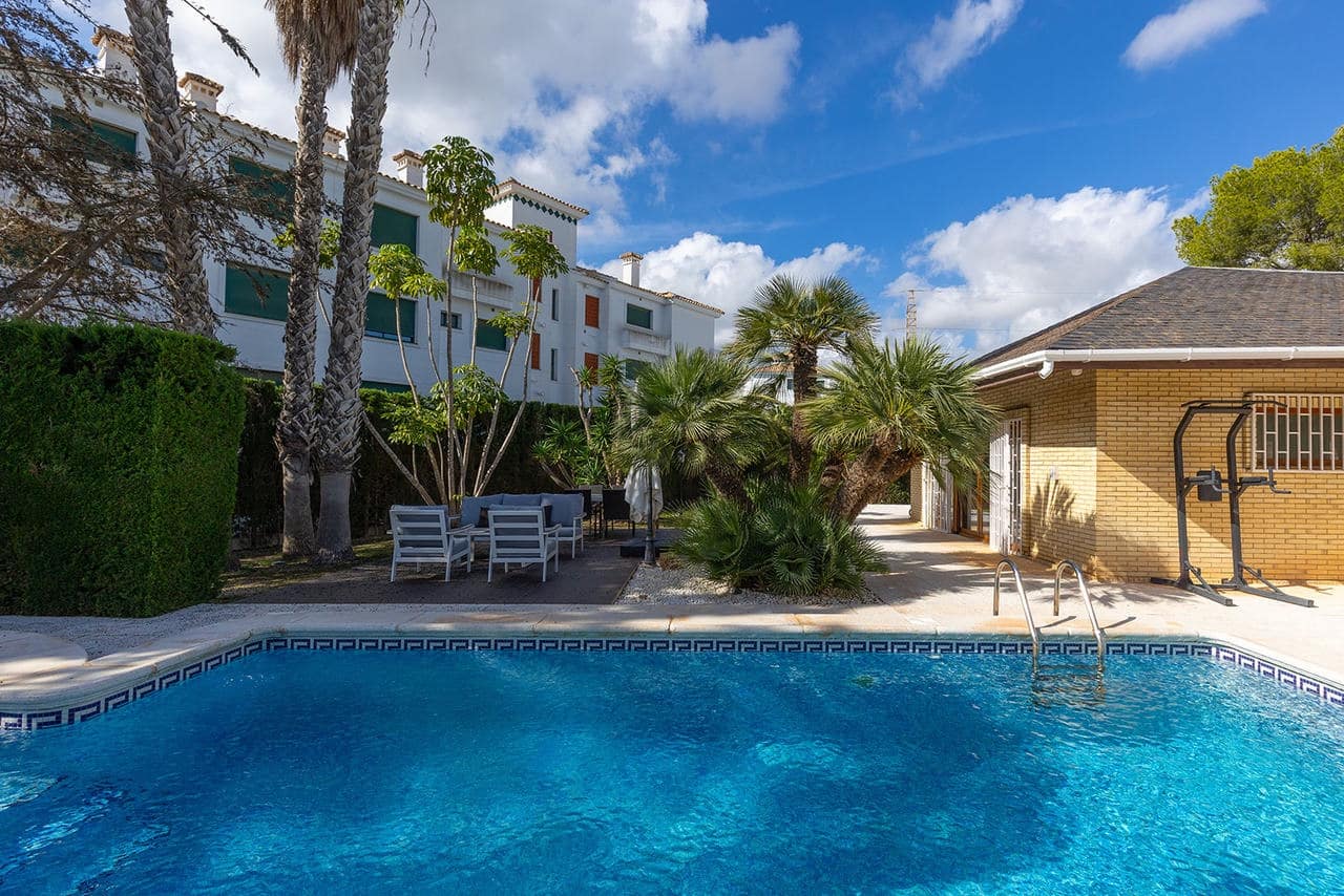 5 sovrum Villa till salu i Orihuela Costa - 670 000 € (Ref: 9808367)