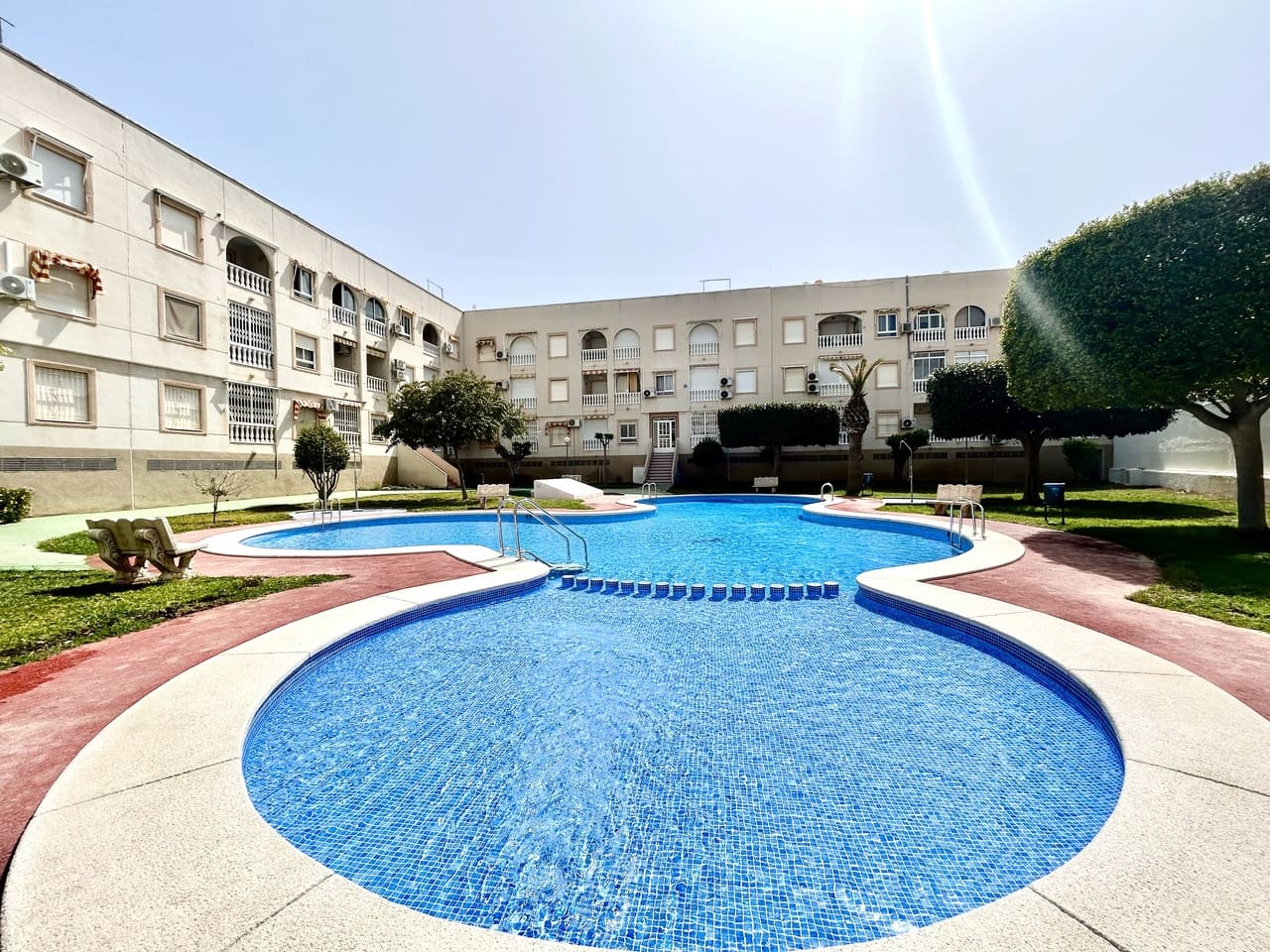 2 soveværelse Lejlighed til salg i Torrevieja med swimmingpool - € 125.000 (Ref: 9808370)