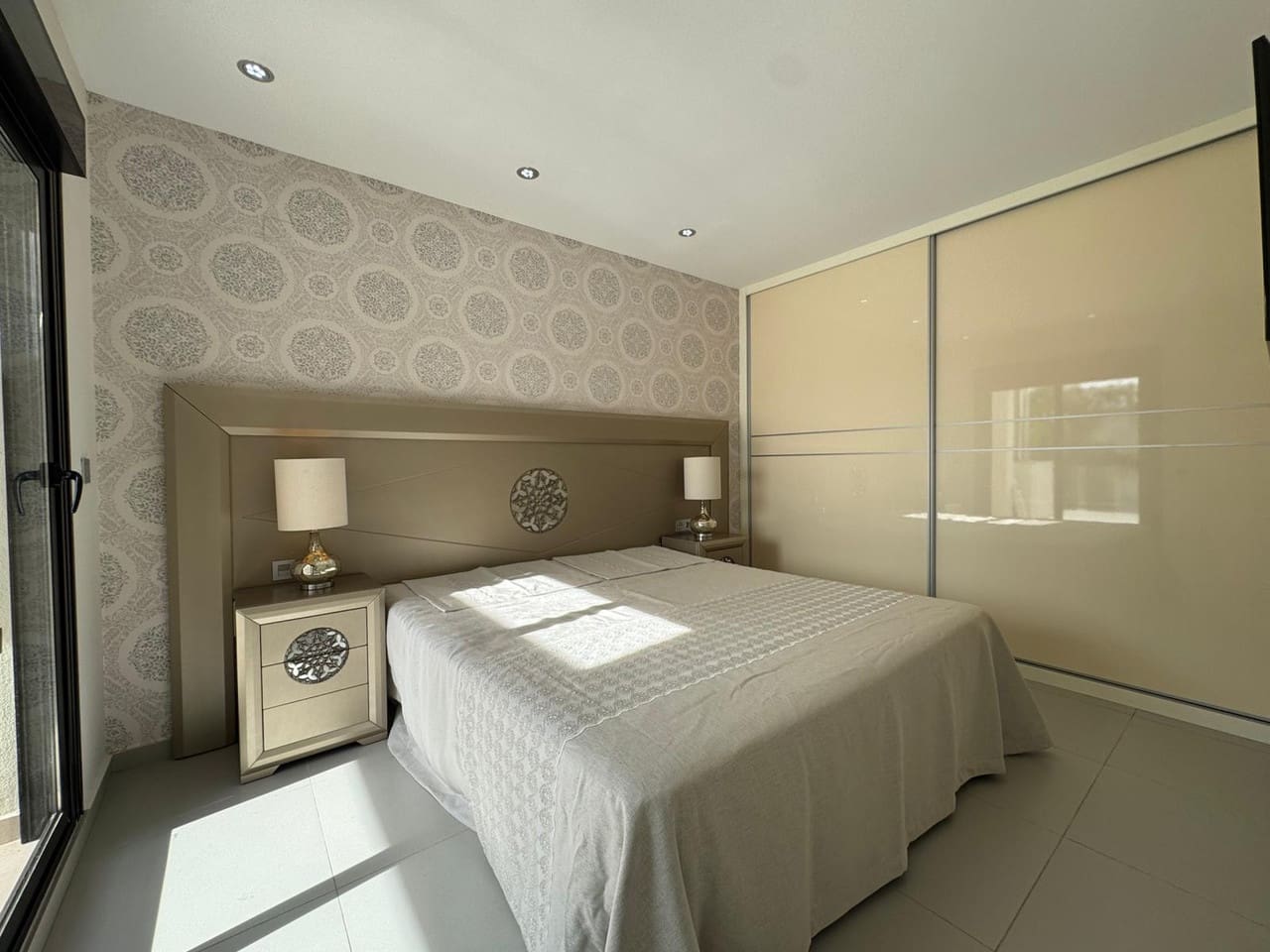 3 slaapkamer Villa te koop in Ciudad Quesada met zwembad - € 459.000 (Ref: 9808371)