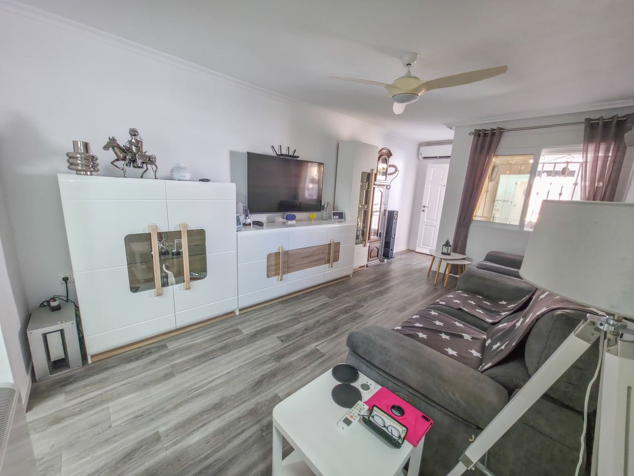 2 makuuhuone Huoneisto myytävänä paikassa Torrevieja mukana uima-altaan - 135 000 € (Ref: 9808384)