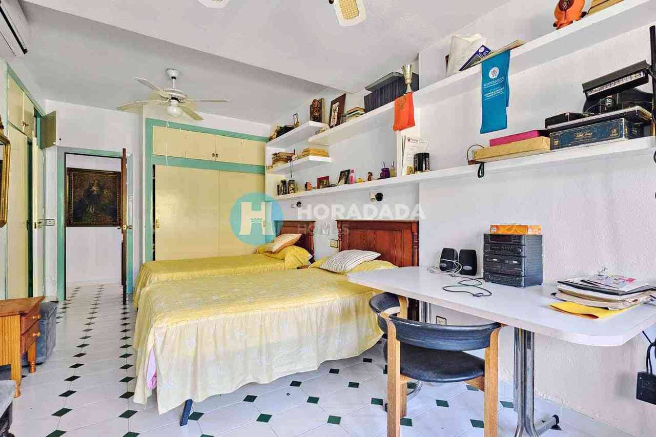 4 quarto Moradia para venda em Campoamor - 825 000 € (Ref: 9808388)