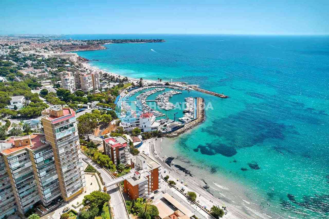 4 quarto Moradia para venda em Campoamor - 825 000 € (Ref: 9808388)