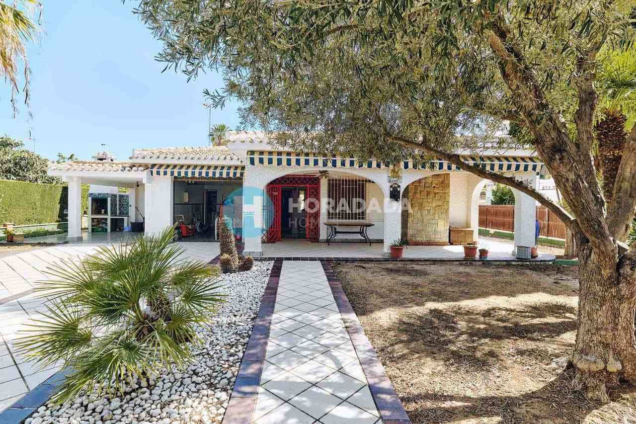 4 quarto Moradia para venda em Campoamor - 825 000 € (Ref: 9808388)