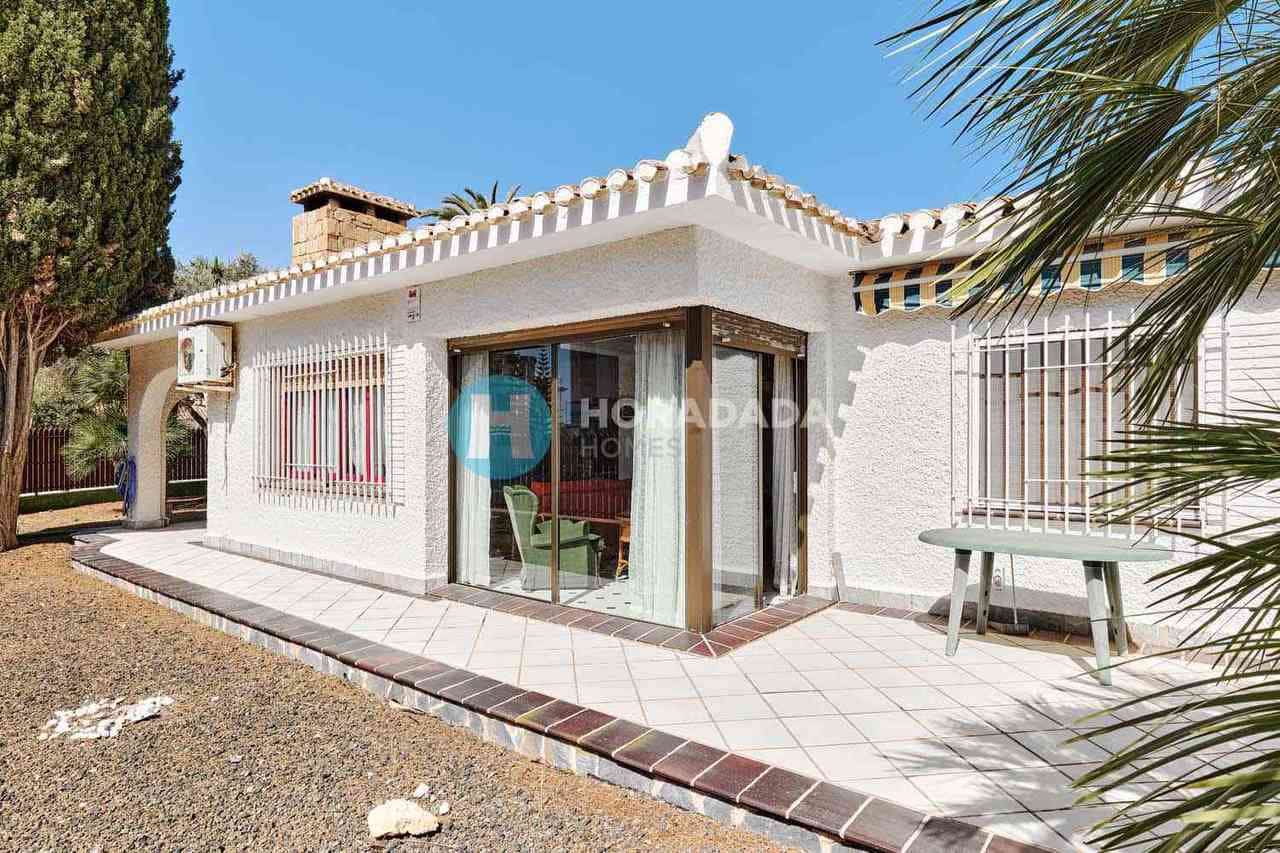 4 quarto Moradia para venda em Campoamor - 825 000 € (Ref: 9808388)