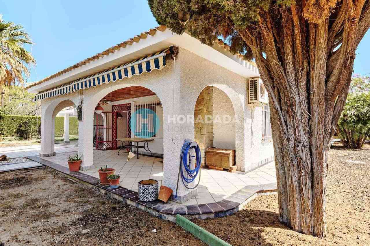 4 quarto Moradia para venda em Campoamor - 825 000 € (Ref: 9808388)