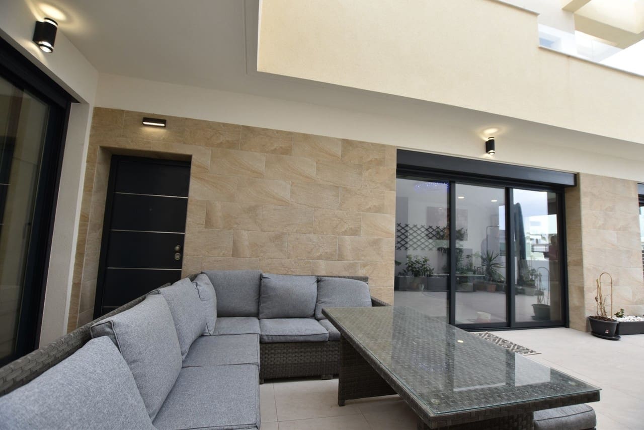 3 slaapkamer Villa te koop in Los Montesinos met zwembad - € 387.500 (Ref: 9808410)