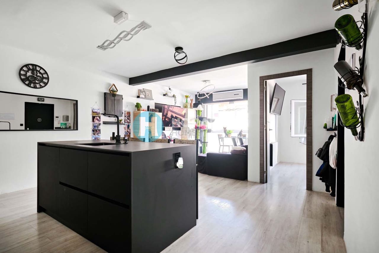 Apartamento de 3 habitaciones en Torre de la Horadada en venta - 239.000 € (Ref: 9808413)