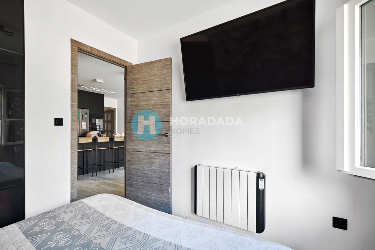 Apartamento de 3 habitaciones en Torre de la Horadada en venta - 239.000 € (Ref: 9808413)