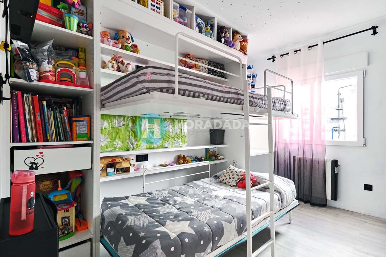 Apartamento de 3 habitaciones en Torre de la Horadada en venta - 239.000 € (Ref: 9808413)