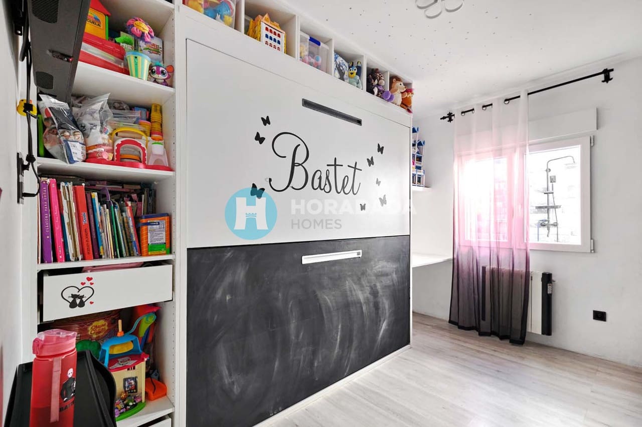 Apartamento de 3 habitaciones en Torre de la Horadada en venta - 239.000 € (Ref: 9808413)