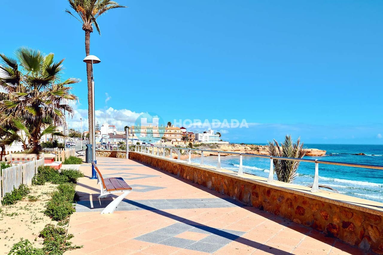 Apartamento de 3 habitaciones en Torre de la Horadada en venta - 239.000 € (Ref: 9808413)