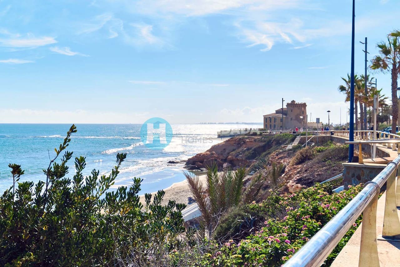 Apartamento de 3 habitaciones en Torre de la Horadada en venta - 239.000 € (Ref: 9808413)