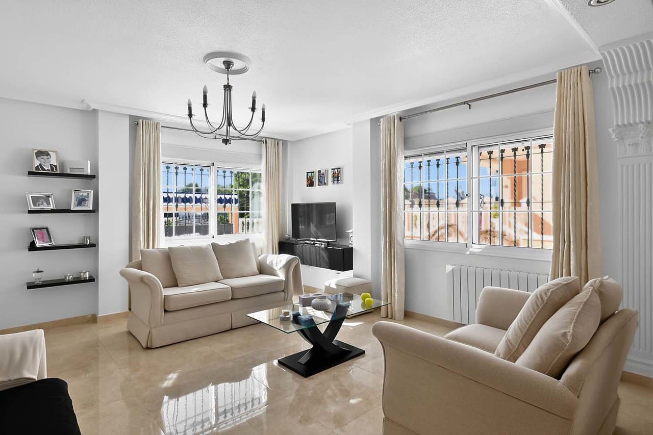 3 quarto Moradia para venda em Pinar de Campoverde com piscina - 359 999 € (Ref: 9808414)