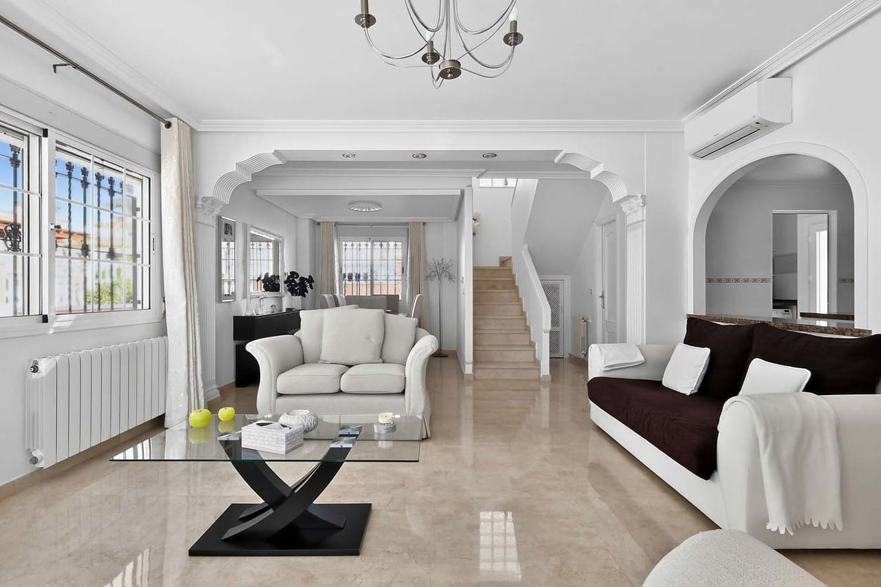 3 quarto Moradia para venda em Pinar de Campoverde com piscina - 359 999 € (Ref: 9808414)