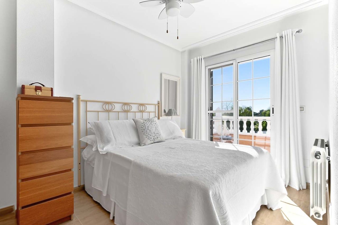 3 quarto Moradia para venda em Pinar de Campoverde com piscina - 359 999 € (Ref: 9808414)