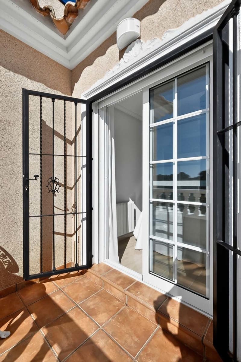 3 quarto Moradia para venda em Pinar de Campoverde com piscina - 359 999 € (Ref: 9808414)