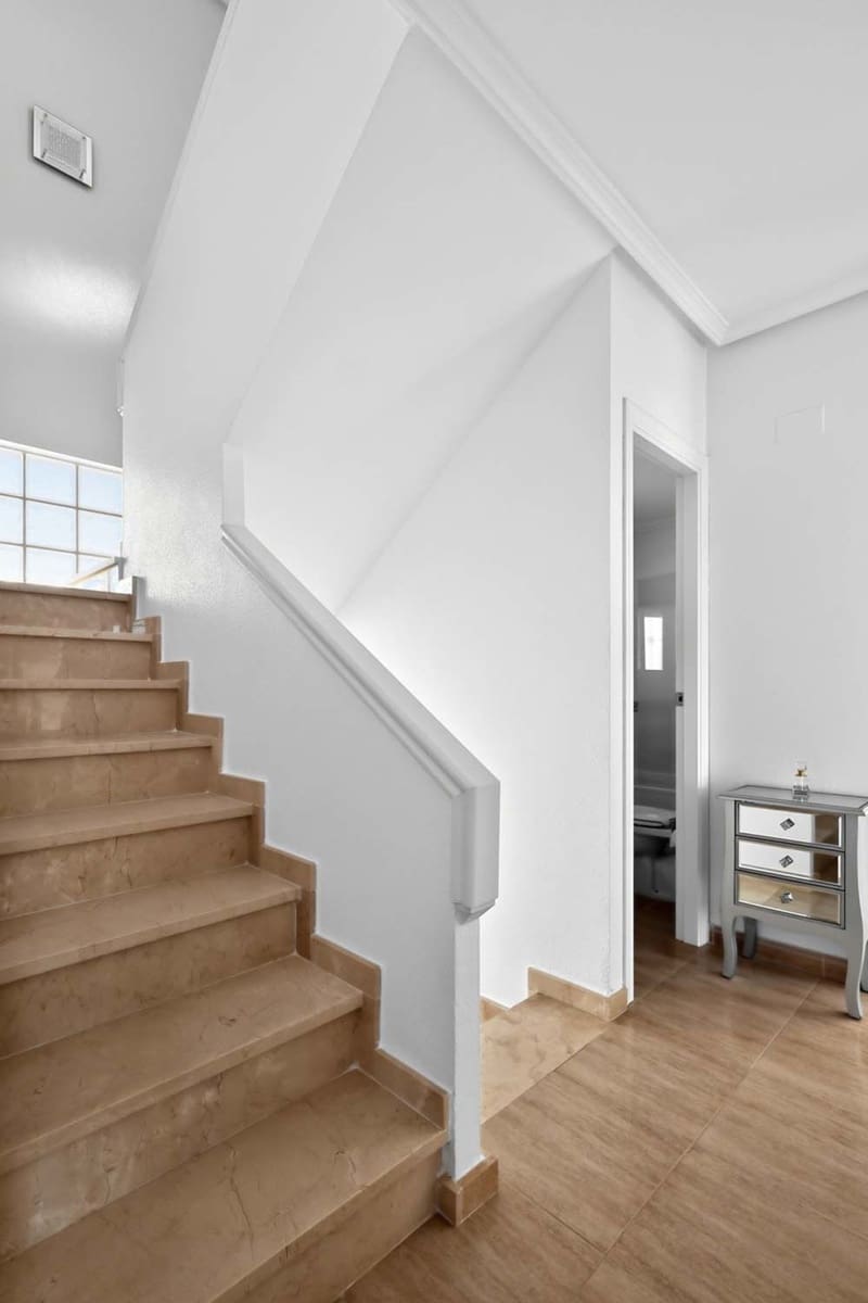 3 quarto Moradia para venda em Pinar de Campoverde com piscina - 359 999 € (Ref: 9808414)