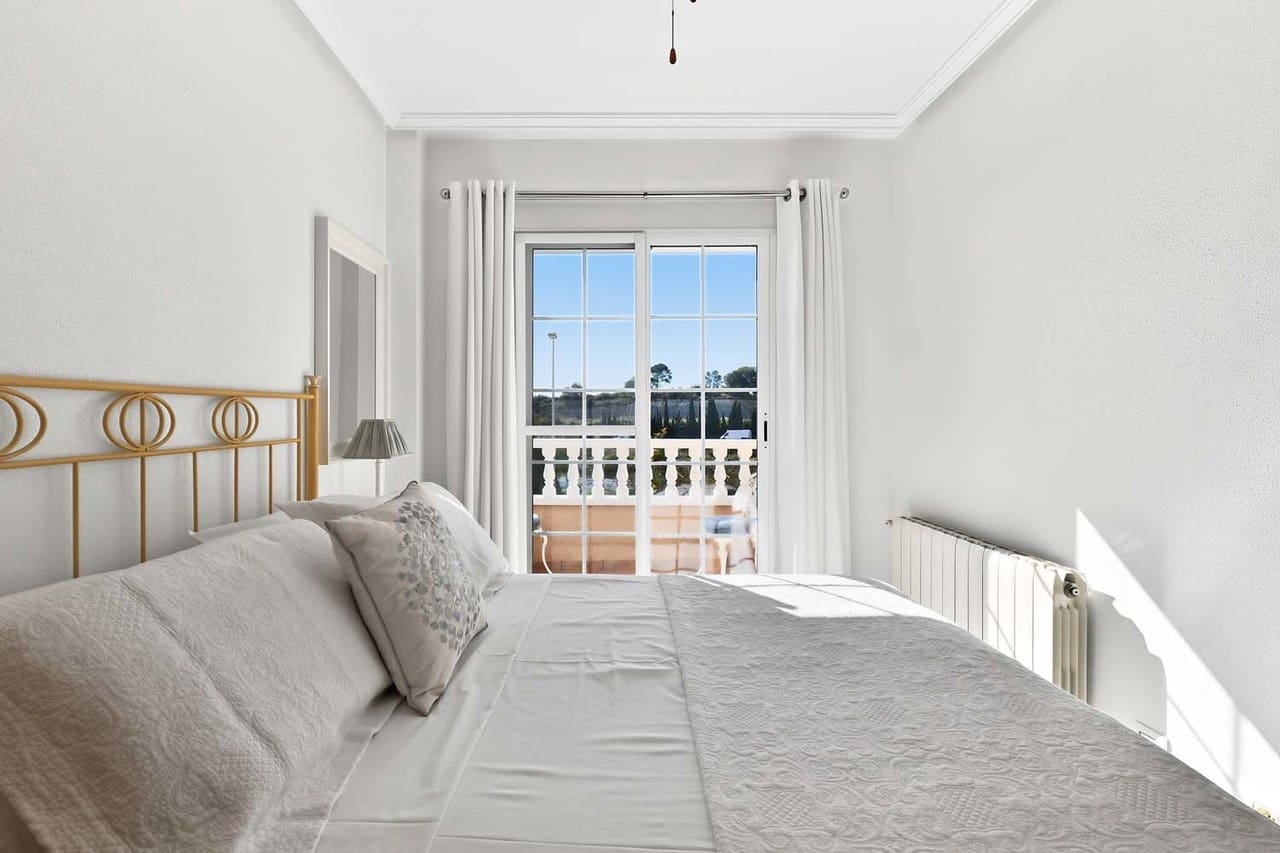 3 quarto Moradia para venda em Pinar de Campoverde com piscina - 359 999 € (Ref: 9808414)