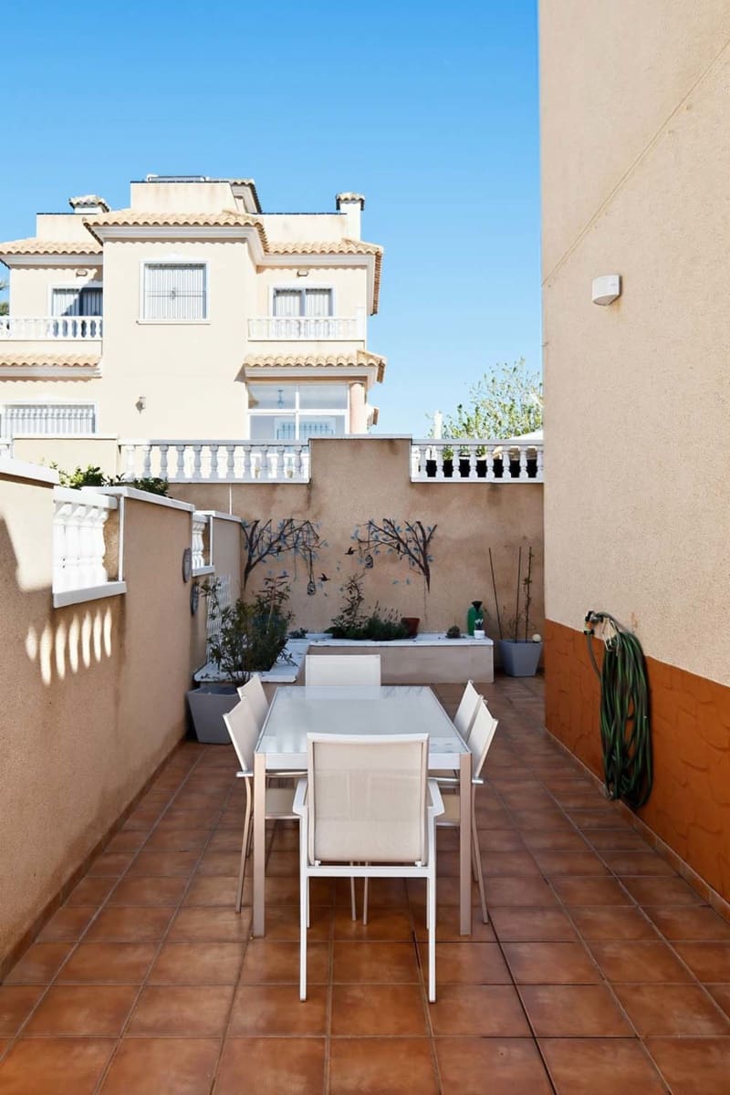 3 quarto Moradia para venda em Pinar de Campoverde com piscina - 359 999 € (Ref: 9808414)