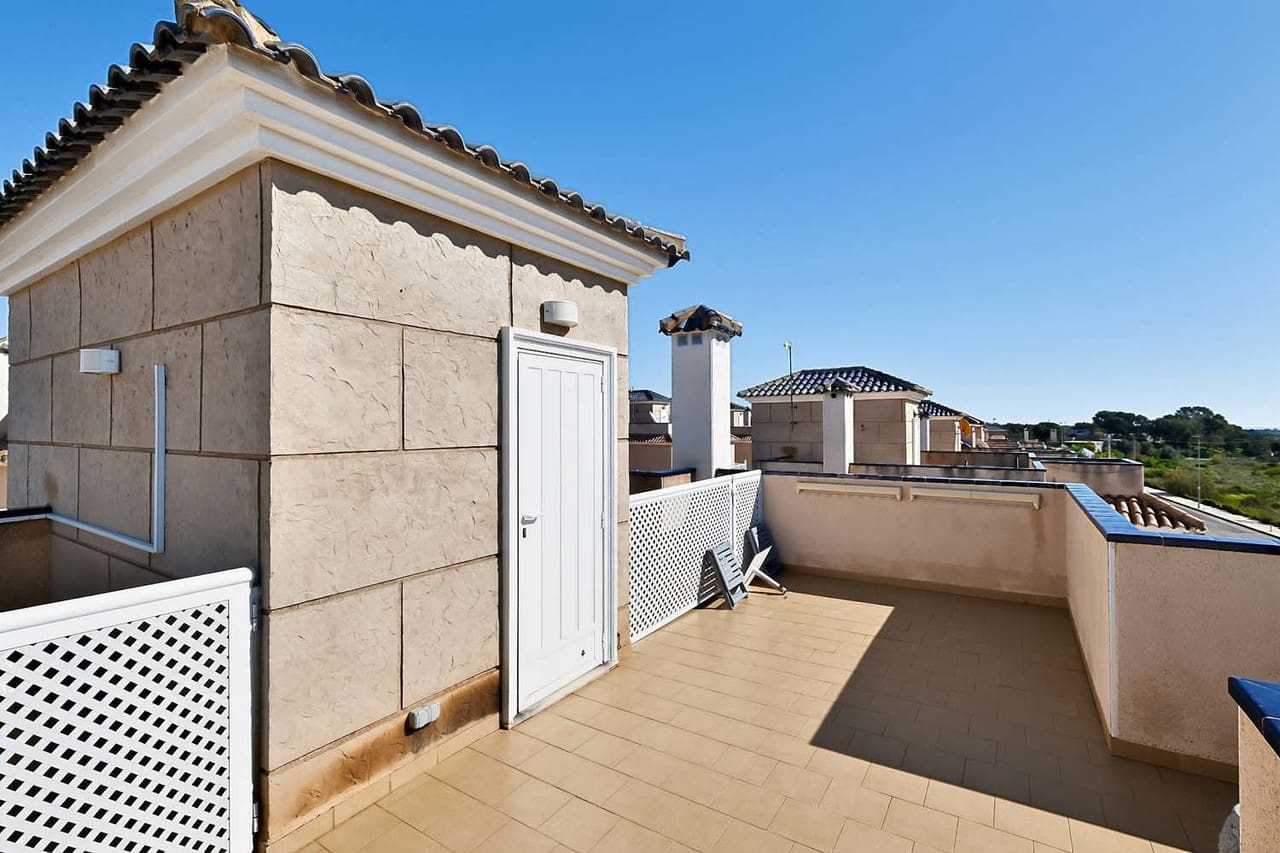 3 quarto Moradia para venda em Pinar de Campoverde com piscina - 359 999 € (Ref: 9808414)