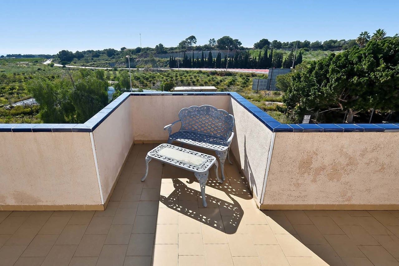 3 quarto Moradia para venda em Pinar de Campoverde com piscina - 359 999 € (Ref: 9808414)