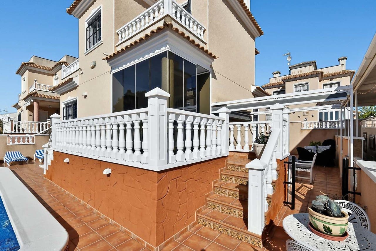 3 quarto Moradia para venda em Pinar de Campoverde com piscina - 359 999 € (Ref: 9808414)