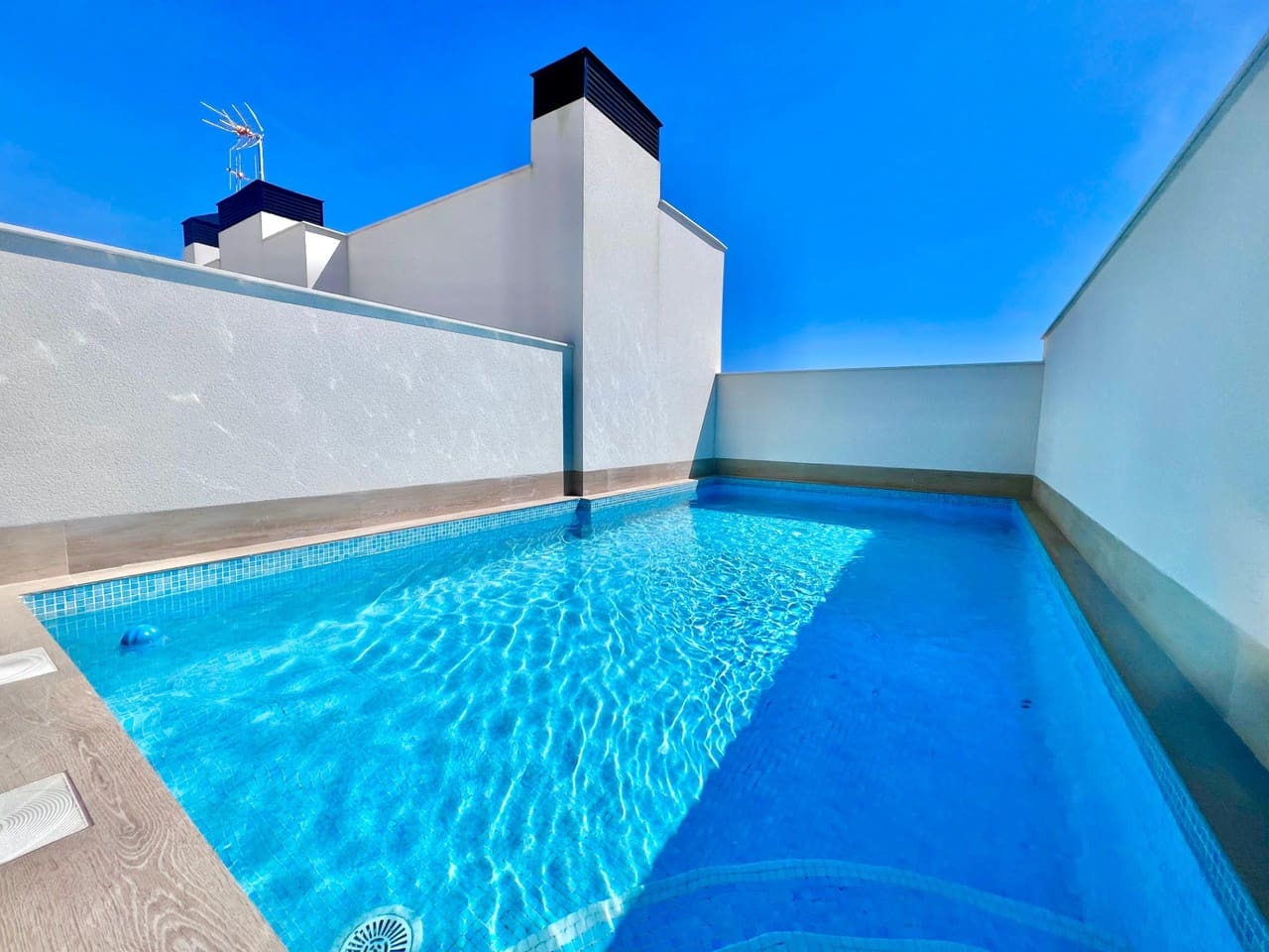 2 chambre Appartement à vendre à Torrevieja avec piscine - 239 000 € (Ref: 9808420)