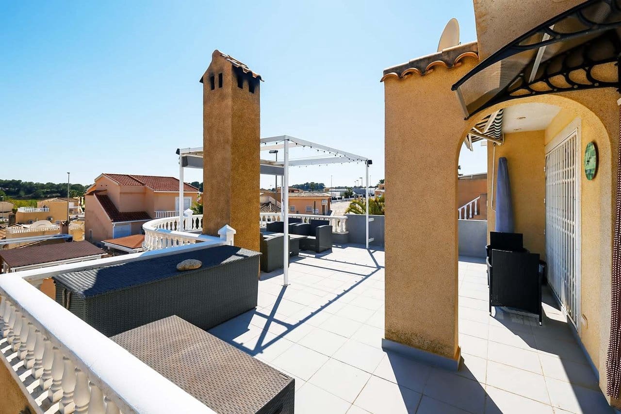 3 soverom Villa til salgs i Pinar de Campoverde med svømmebasseng - € 345 000 (Ref: 9808425)