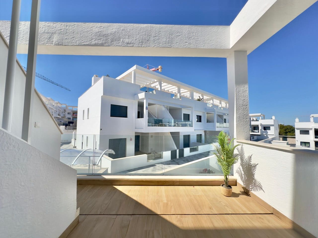 2 soverom Bungalow til salgs i Torrevieja med svømmebasseng - € 299 000 (Ref: 9808432)