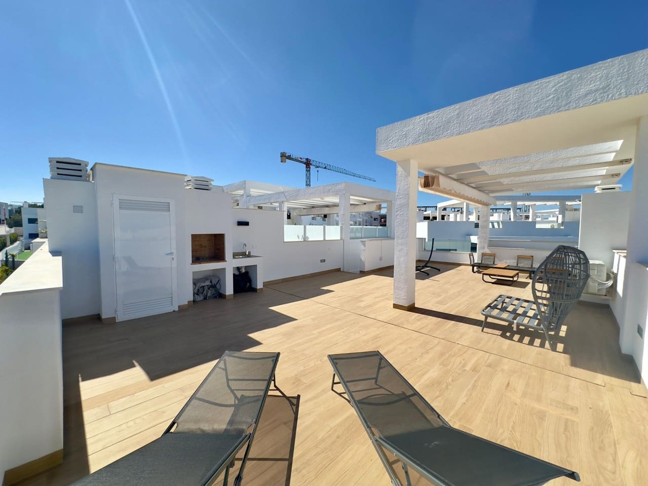 2 soverom Bungalow til salgs i Torrevieja med svømmebasseng - € 299 000 (Ref: 9808432)