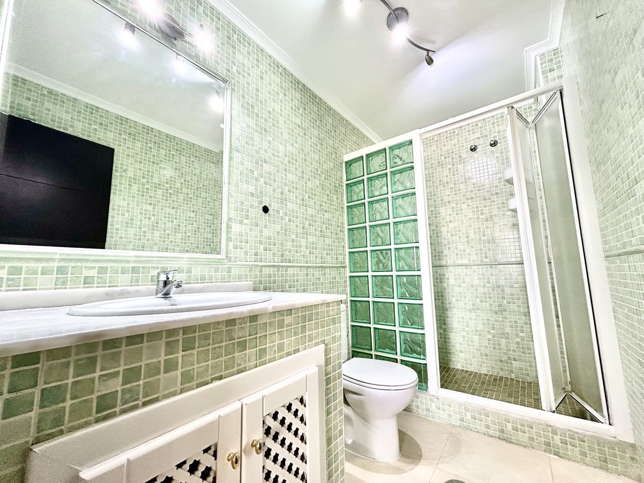 2 chambre Appartement à vendre à Orihuela Costa avec piscine garage - 190 000 € (Ref: 9808437)