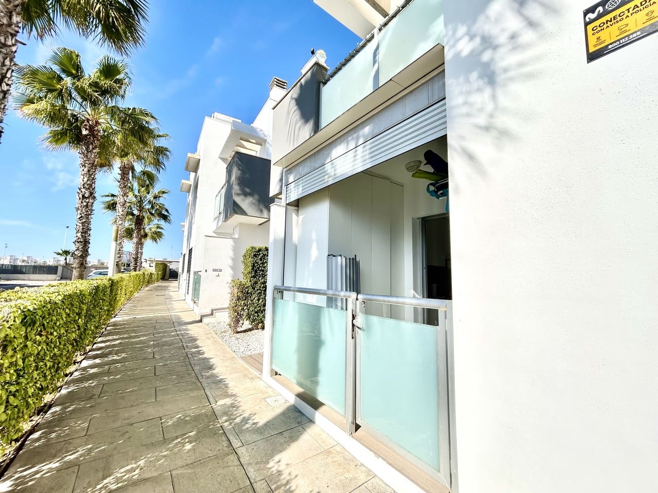 2 sovrum Lägenhet till salu i Punta Prima med pool garage - 240 000 € (Ref: 9808460)