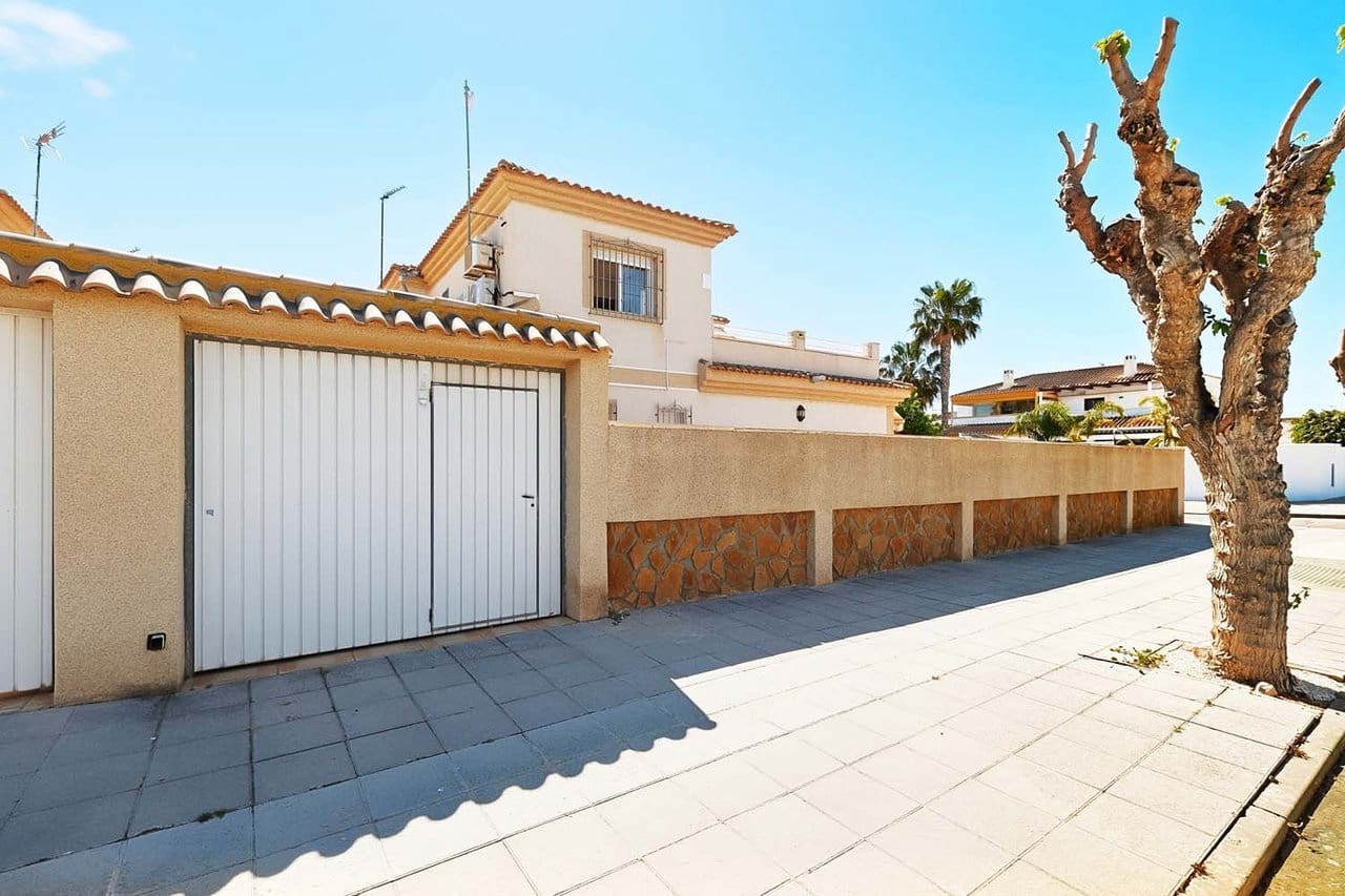 4 sovrum Villa till salu i Torre de la Horadada med pool - 390 000 € (Ref: 9808462)