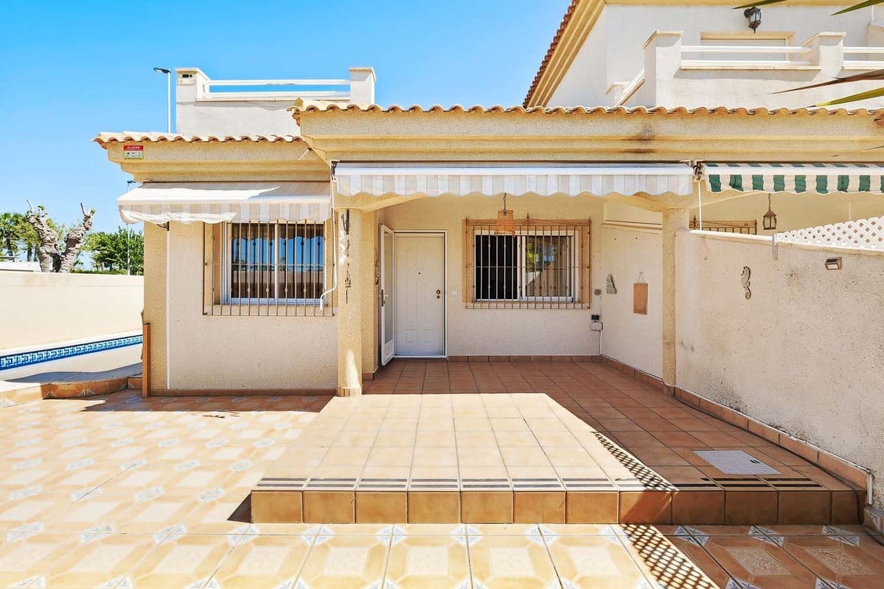 4 sovrum Villa till salu i Torre de la Horadada med pool - 390 000 € (Ref: 9808462)