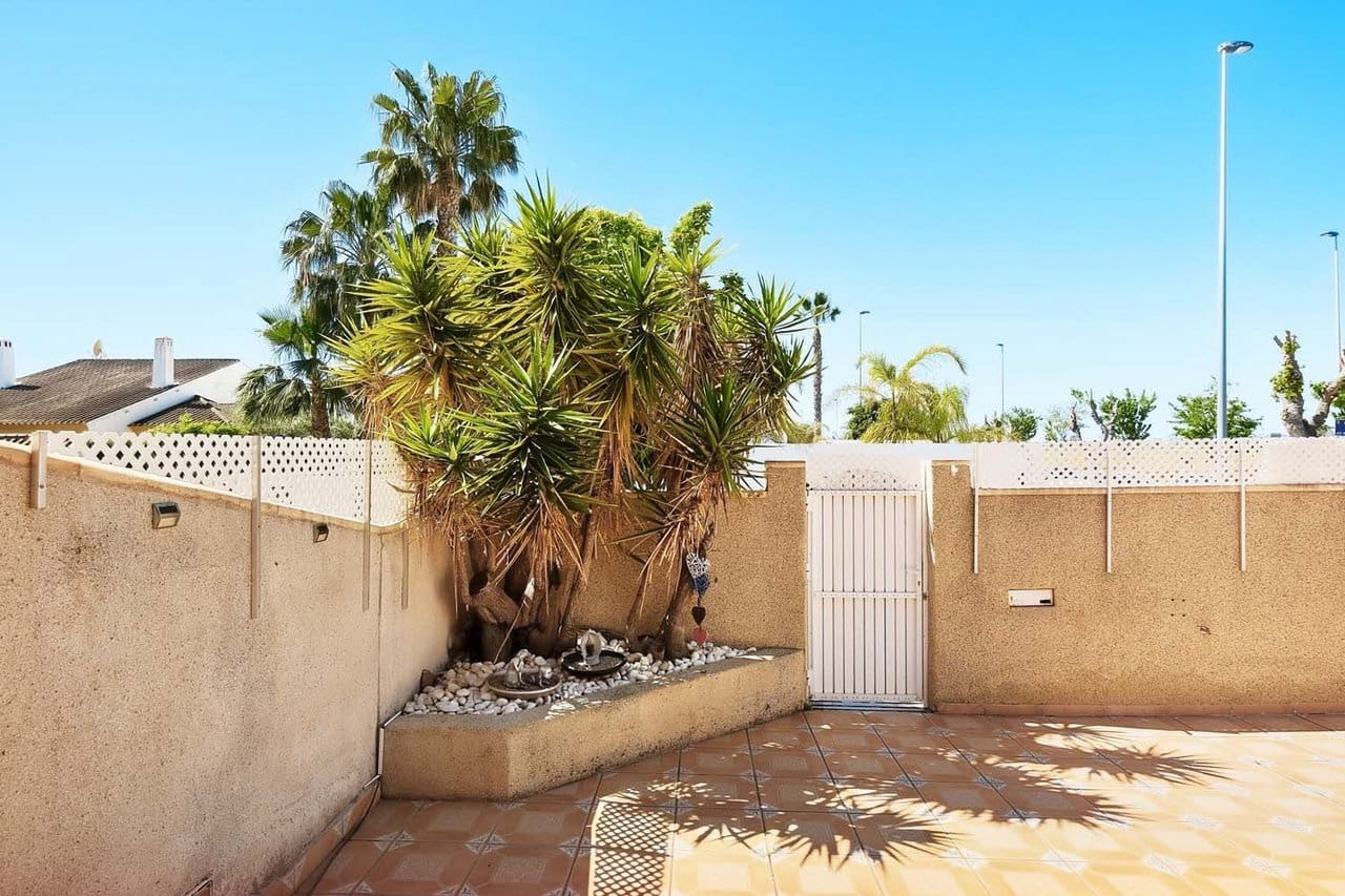 4 sovrum Villa till salu i Torre de la Horadada med pool - 390 000 € (Ref: 9808462)