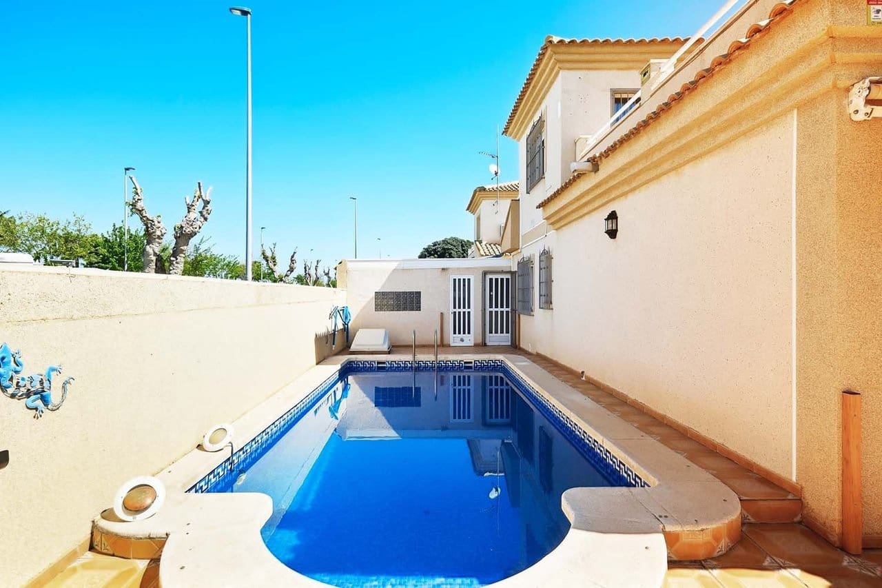 4 sovrum Villa till salu i Torre de la Horadada med pool - 390 000 € (Ref: 9808462)