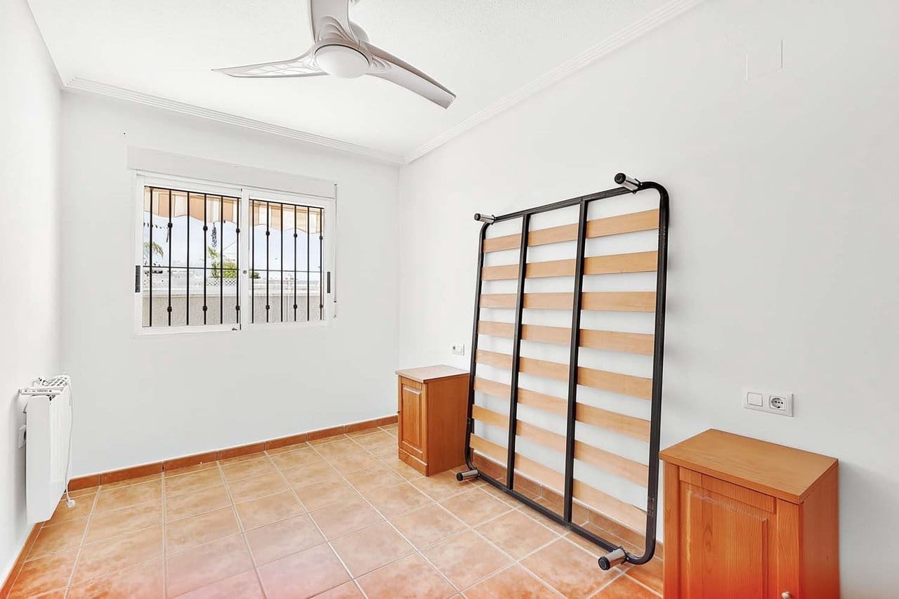 4 sovrum Villa till salu i Torre de la Horadada med pool - 390 000 € (Ref: 9808462)