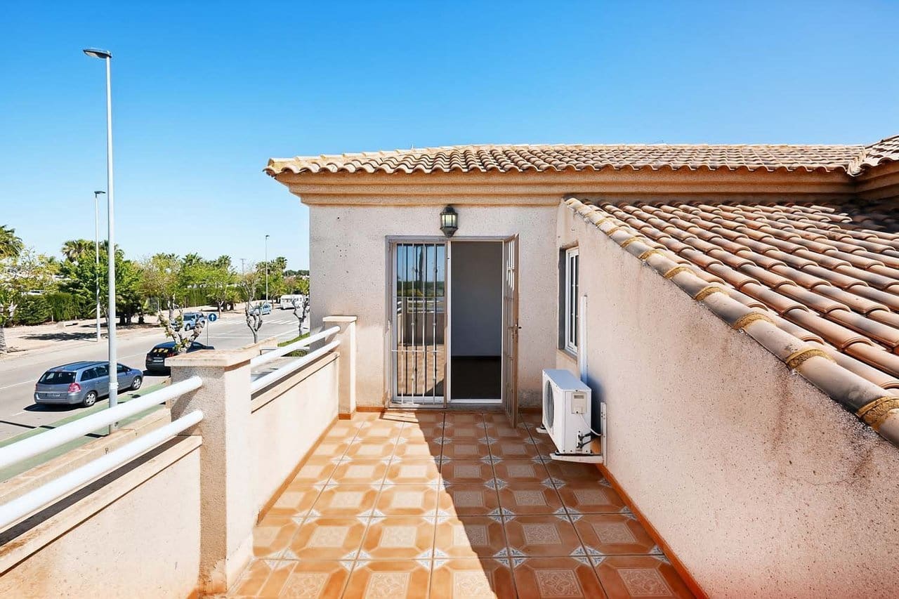 4 sovrum Villa till salu i Torre de la Horadada med pool - 390 000 € (Ref: 9808462)