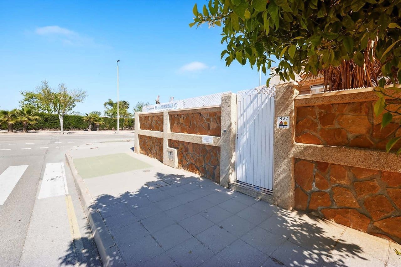 4 sovrum Villa till salu i Torre de la Horadada med pool - 390 000 € (Ref: 9808462)