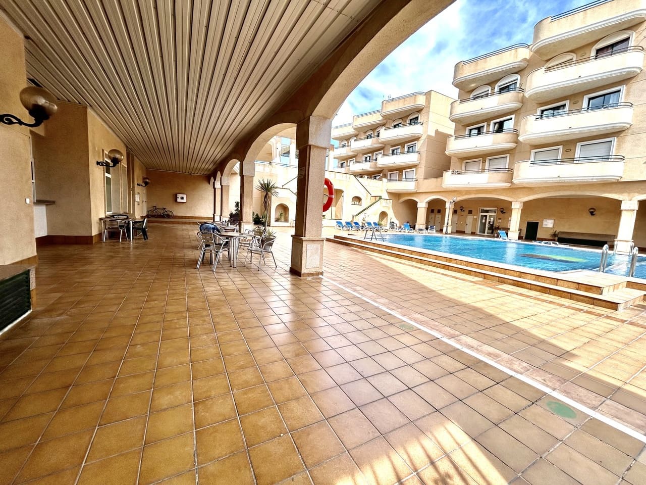 Apartamento de 2 habitaciones en Cabo Roig en venta con piscina garaje - 174.995 € (Ref: 9808464)