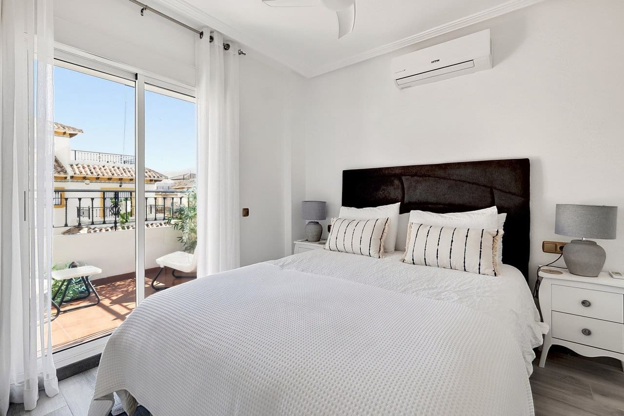 3 slaapkamer Villa te koop in Cabo Roig - € 260.000 (Ref: 9808475)