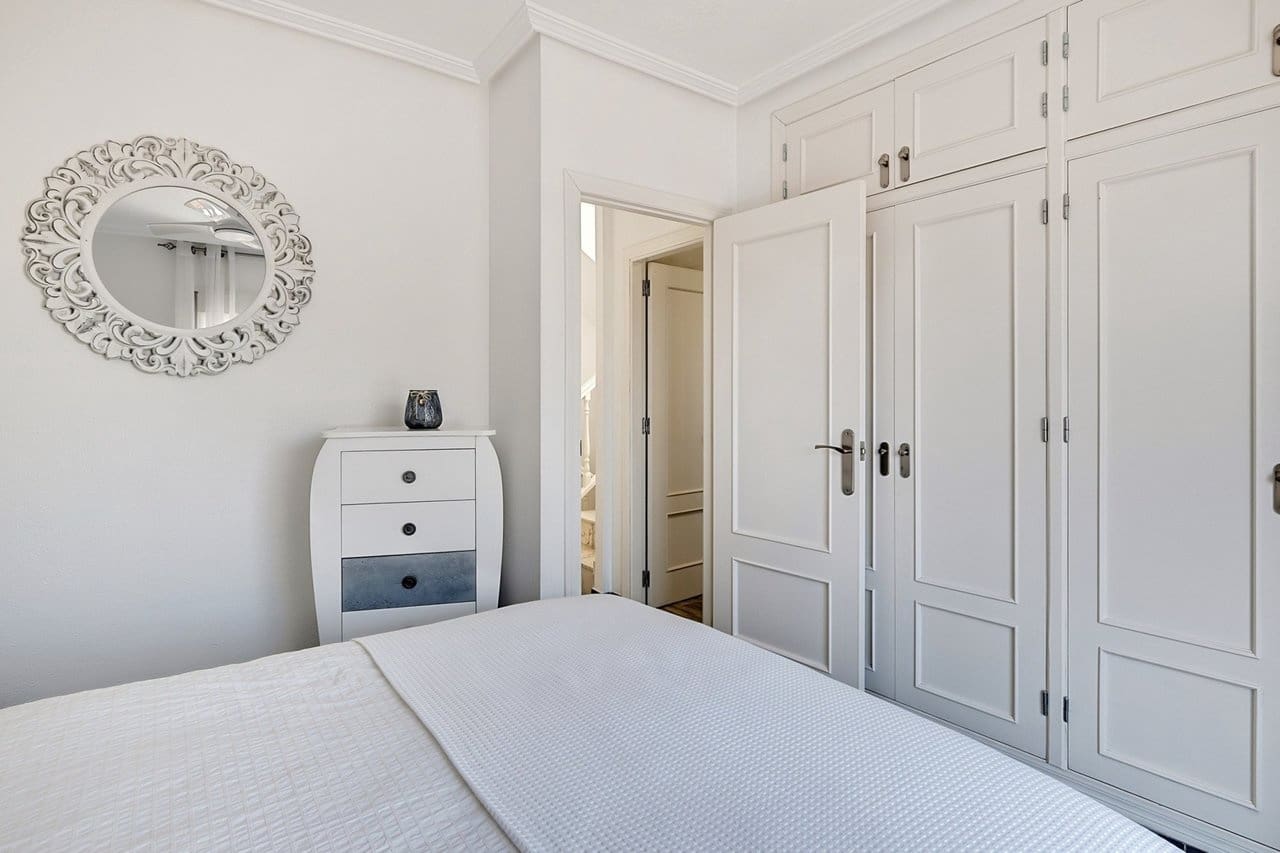 3 slaapkamer Villa te koop in Cabo Roig - € 260.000 (Ref: 9808475)