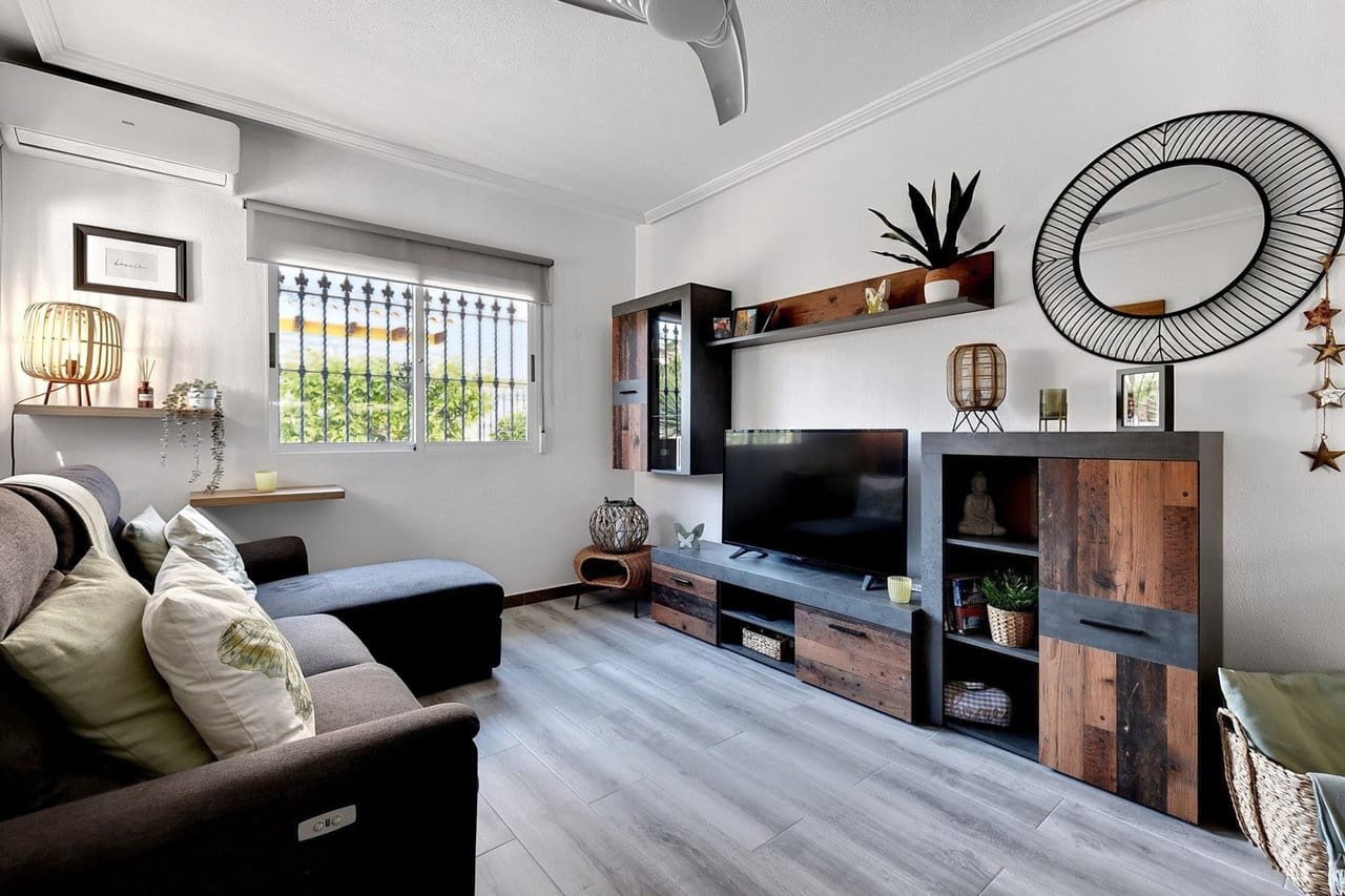 3 slaapkamer Villa te koop in Cabo Roig - € 260.000 (Ref: 9808475)