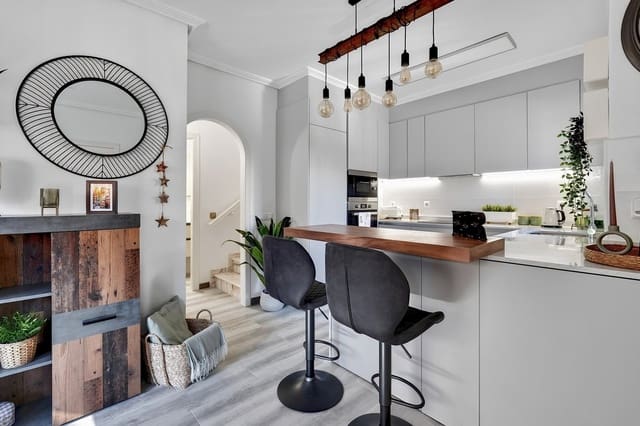 3 slaapkamer Villa te koop in Cabo Roig, Orihuela - € 260.000 (Ref: 9808475)